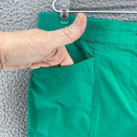 Chicos Pants 0.5 US 6 Green Fitigues Capris Stretch Straight Leg Pockets Casual - Picture 5 of 13